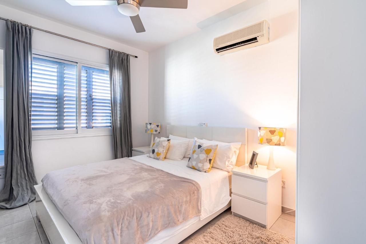 Summer Breeze Holiday Apartment With Pool Пафос Экстерьер фото